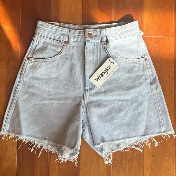 Wrangler Pants - WRANGLER WOMEN'S TRICK OF THE ICE A-LINE CUTOFF SHORTS
